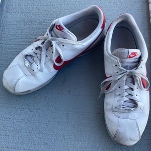 Nike Cortez Basic Leather Sneaker